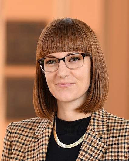 Anna Yeager's headshot