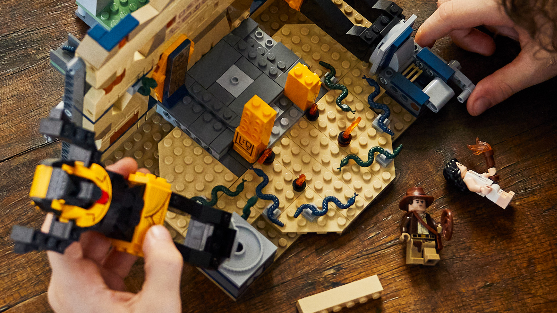 “Escape from the Lost Tomb" LEGO Indiana Jones bricks